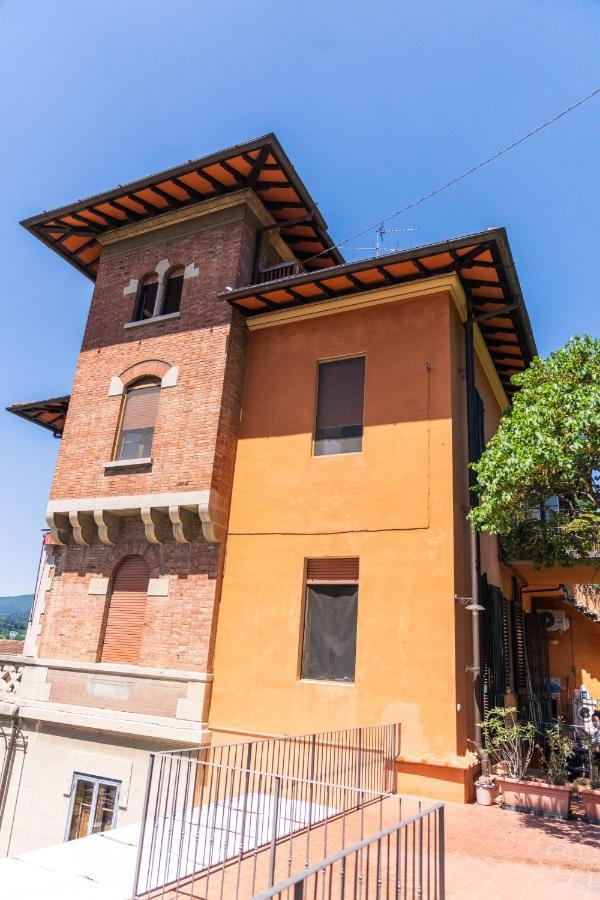 Attico in villa storica - Dolcevita Holiday Firenze Esterno foto
